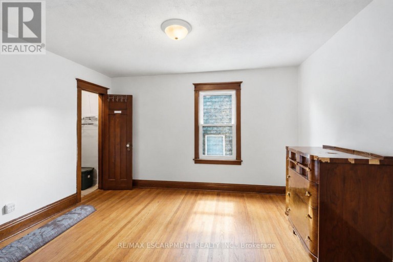 163 GROSVENOR AVENUE S, Hamilton (Delta), Ontario, L8M3L4