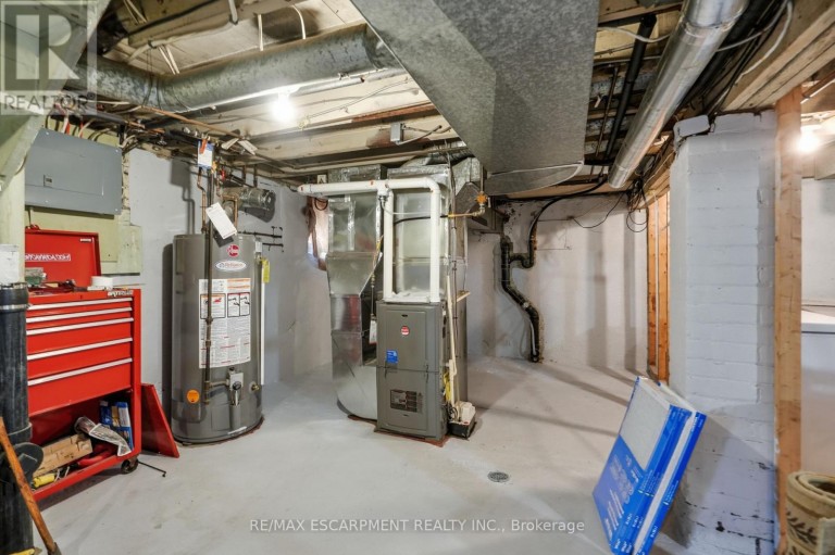 163 GROSVENOR AVENUE S, Hamilton (Delta), Ontario, L8M3L4
