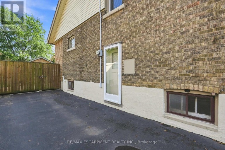 163 GROSVENOR AVENUE S, Hamilton (Delta), Ontario, L8M3L4