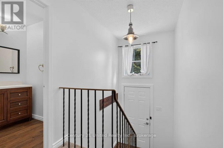 61 BROADLANDS CRESCENT, Clarington (Courtice), Ontario, L1E1R3