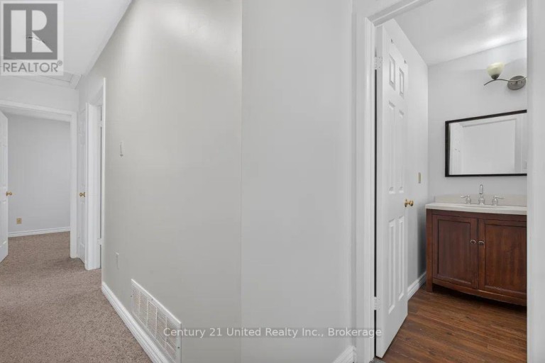61 BROADLANDS CRESCENT, Clarington (Courtice), Ontario, L1E1R3
