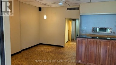 MAIN - 46 BLACKFRIARS STREET London North (North N) Ontario photo 3