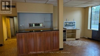 MAIN - 46 BLACKFRIARS STREET London North (North N) Ontario photo 4
