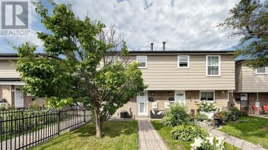 16 - 925 BAYLY STREET Pickering (West Shore) Ontario photo 3