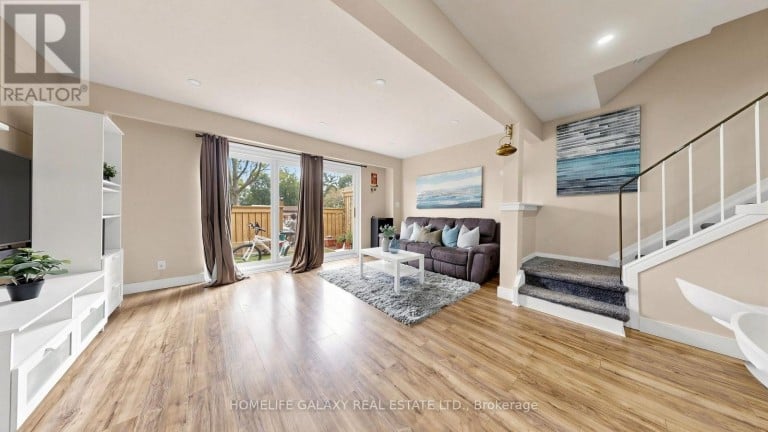 16 - 925 BAYLY STREET, Pickering (West Shore), Ontario, L1W1L4