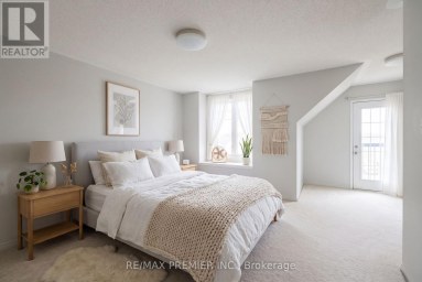 95 JOHN BELL CRESCENT Toronto (Clairlea-Birchmount) Ontario photo 4