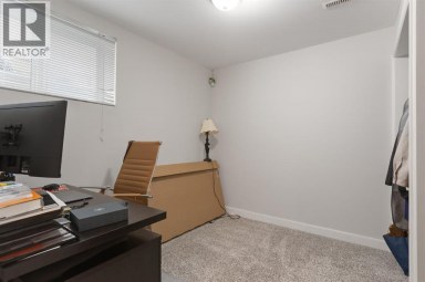 31 Saddletree Drive NE Calgary Alberta photo 27