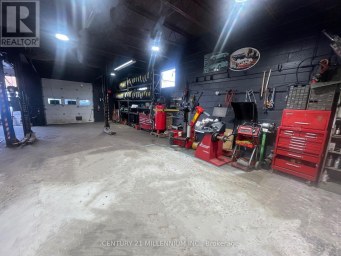 8 MILVAN DRIVE Toronto (Humber Summit) Ontario photo 3