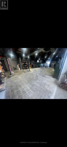8 MILVAN DRIVE, Toronto (Humber Summit), Ontario, M9L1Z2