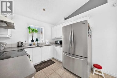 1062 Bridlemeadows Manor SW Calgary Alberta photo 8
