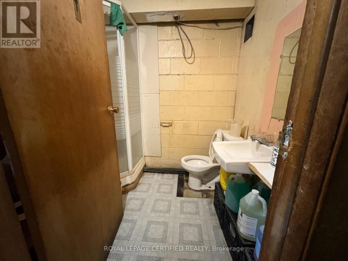 827 ALBION ROAD, Toronto (Thistletown-Beaumonde Heights), Ontario, M9V1A3