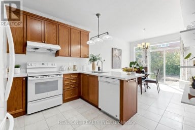 48 LANARK STREET Bradford West Gwillimbury (Bradford) Ontario photo 15