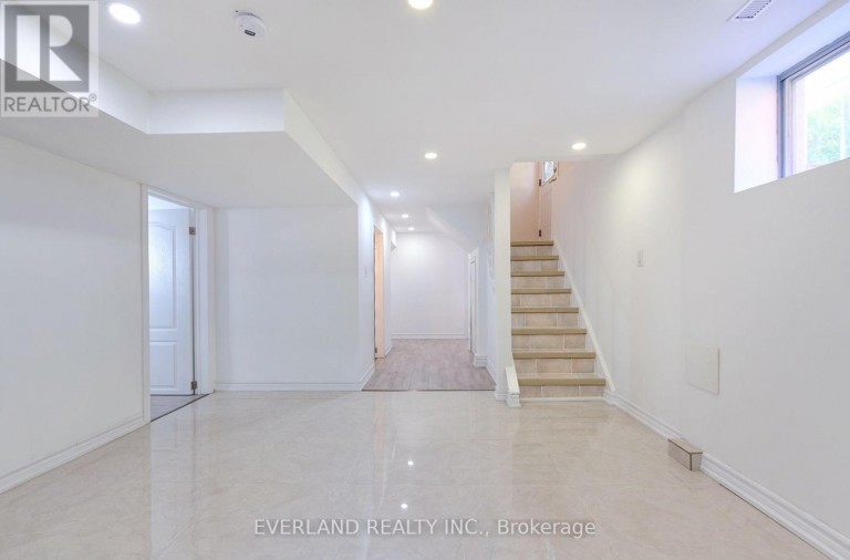 52 FAIRGLEN AVENUE, Toronto (L'Amoreaux), Ontario, M1T1G7