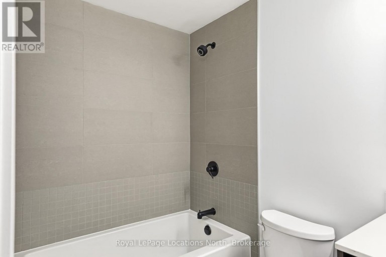 203 - 31 HURON STREET, Collingwood, Ontario, L9Y5T7