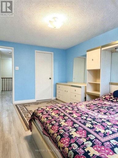 22 O'HALLORAN CRESCENT, Toronto (Milliken), Ontario, M1V2C3