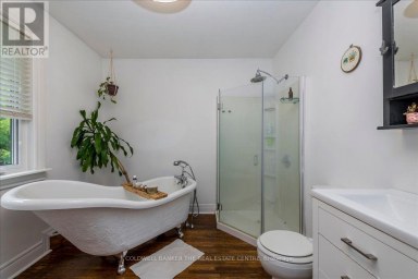 18 AGNES STREET Barrie (Wellington) Ontario photo 10