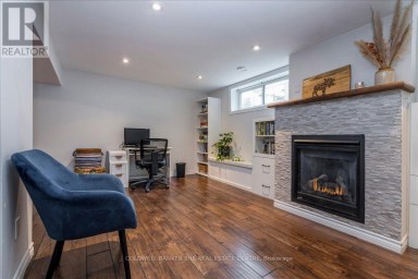 18 AGNES STREET Barrie (Wellington) Ontario photo 16