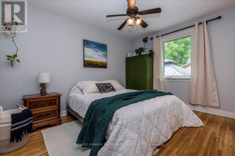 18 AGNES STREET, Barrie (Wellington), Ontario, L4M2S2