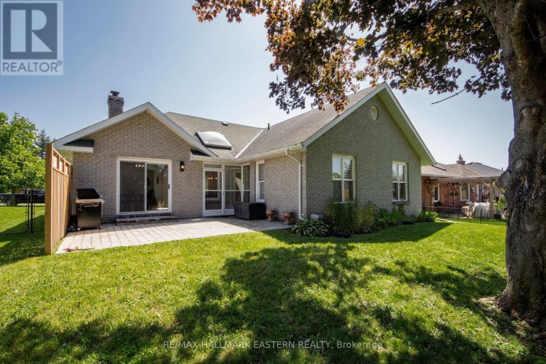 36 RUSSELL HILL ROAD, Kawartha Lakes (Bobcaygeon), Ontario, K0M1A0