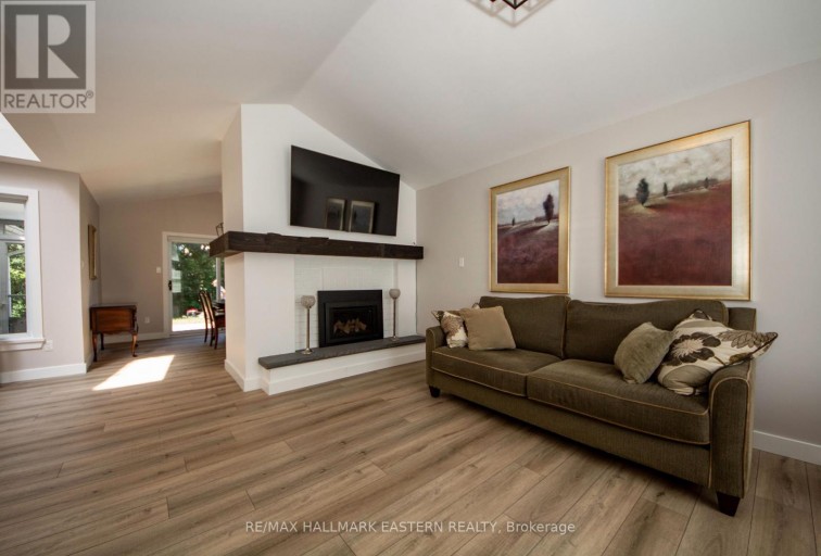 36 RUSSELL HILL ROAD, Kawartha Lakes (Bobcaygeon), Ontario, K0M1A0