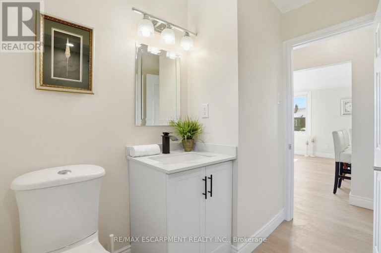 894 GARTH STREET, Hamilton (Westcliffe), Ontario, L9G4K9