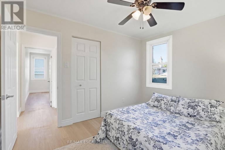 894 GARTH STREET, Hamilton (Westcliffe), Ontario, L9G4K9