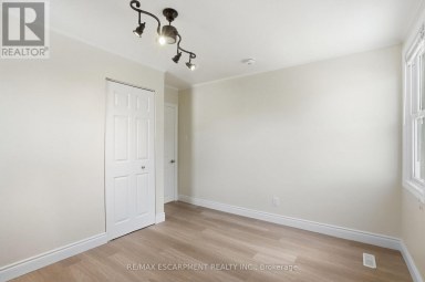 894 GARTH STREET Hamilton (Westcliffe) Ontario photo 22
