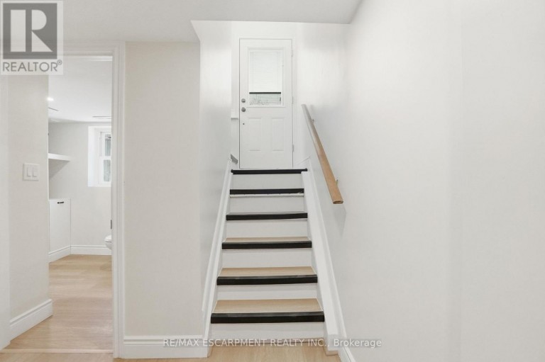 894 GARTH STREET, Hamilton (Westcliffe), Ontario, L9G4K9