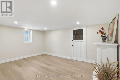 894 GARTH STREET Hamilton (Westcliffe) Ontario photo 25