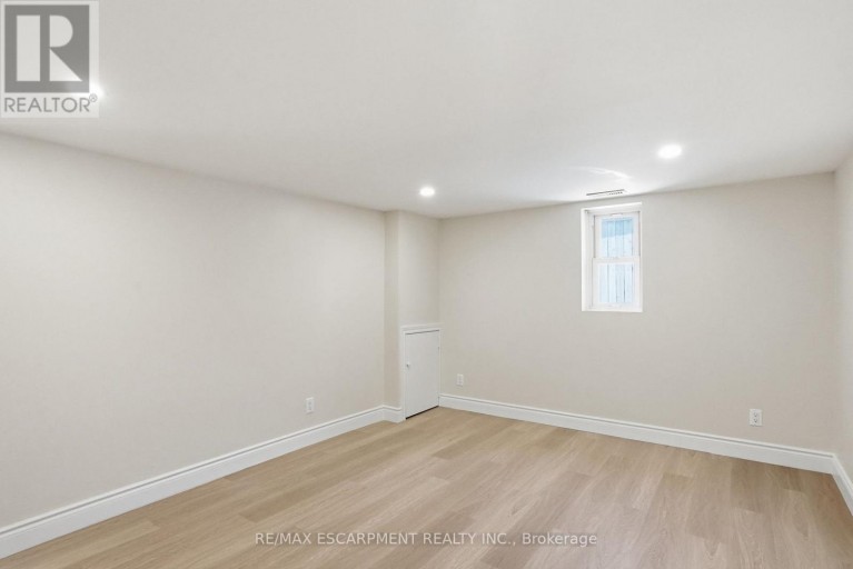 894 GARTH STREET, Hamilton (Westcliffe), Ontario, L9G4K9