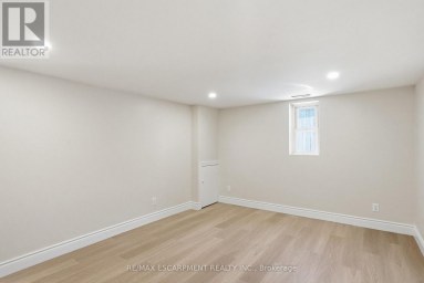 894 GARTH STREET Hamilton (Westcliffe) Ontario photo 26