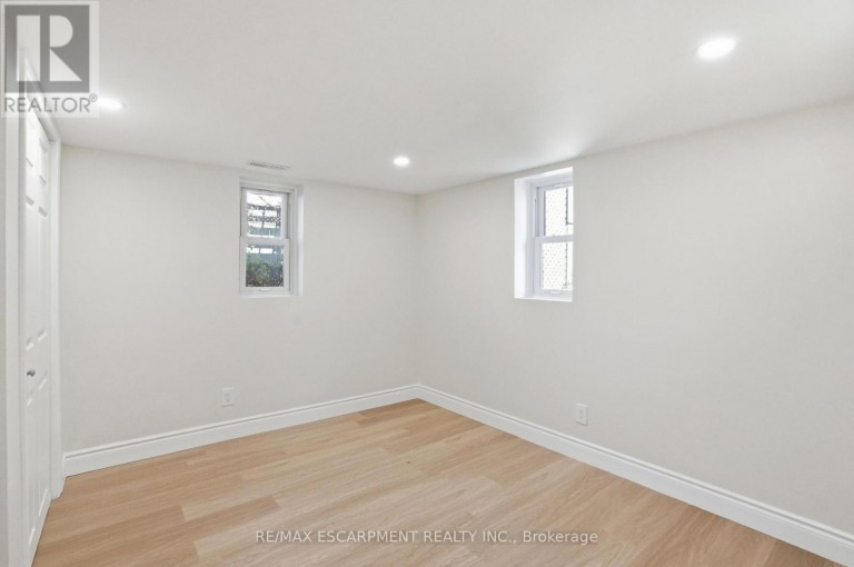 894 GARTH STREET, Hamilton (Westcliffe), Ontario, L9G4K9