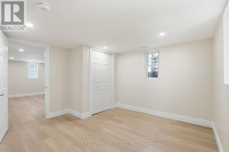 894 GARTH STREET, Hamilton (Westcliffe), Ontario, L9G4K9