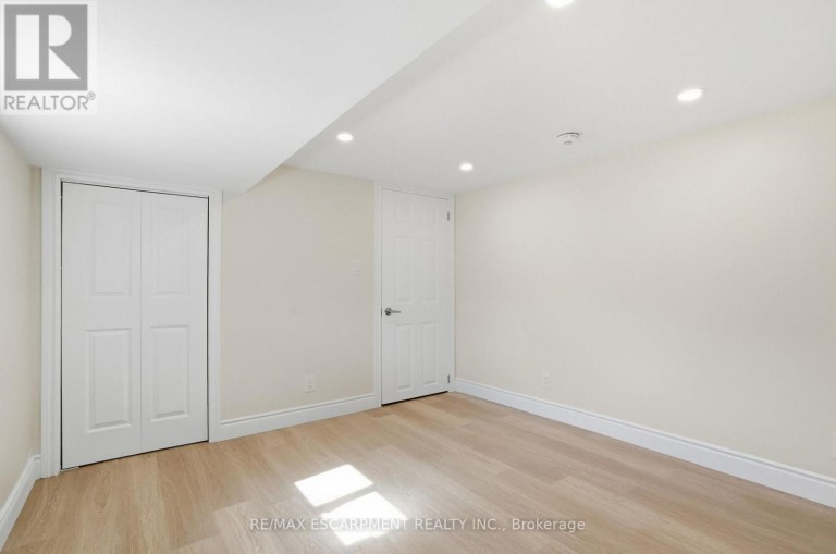 894 GARTH STREET, Hamilton (Westcliffe), Ontario, L9G4K9