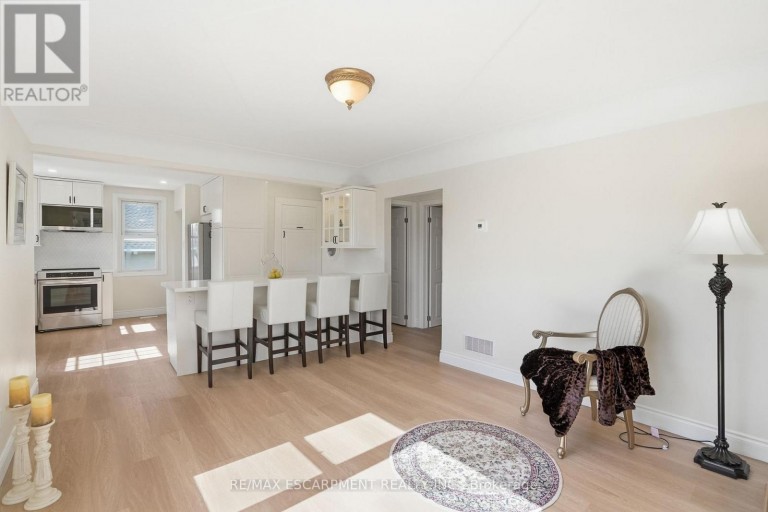 894 GARTH STREET, Hamilton (Westcliffe), Ontario, L9G4K9