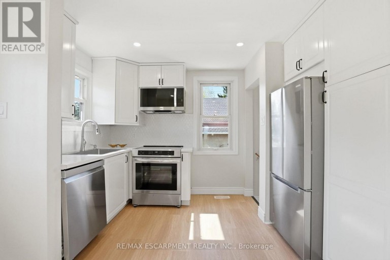 894 GARTH STREET, Hamilton (Westcliffe), Ontario, L9G4K9