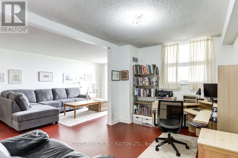 1406 - 299 MILL ROAD, Toronto (Markland Wood), Ontario, M9C4V9