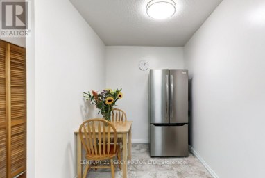1406 - 299 MILL ROAD Toronto (Markland Wood) Ontario photo 16