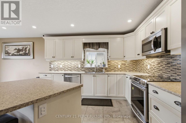 28 FREEDOM CRESCENT, Quinte West (Sidney Ward), Ontario, K8V0C1