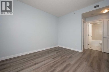 2007, 99 Spruce Place SW Calgary Alberta photo 23