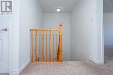 129 SYDENHAM WELLS SQUARE Barrie (Georgian Drive) Ontario photo 26