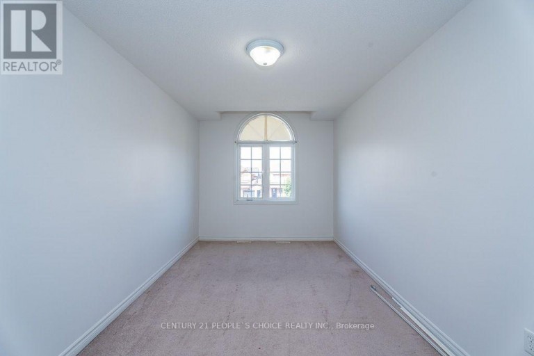 129 SYDENHAM WELLS SQUARE, Barrie (Georgian Drive), Ontario, L4M6T3