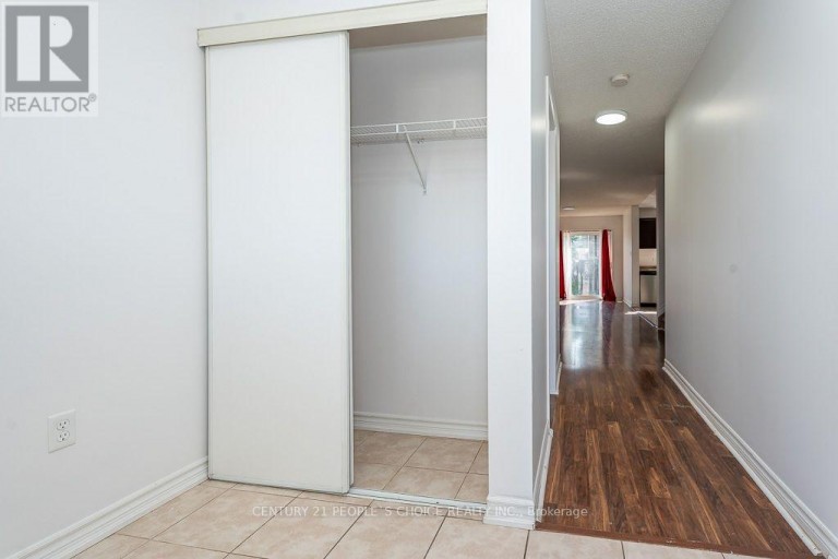 129 SYDENHAM WELLS SQUARE, Barrie (Georgian Drive), Ontario, L4M6T3
