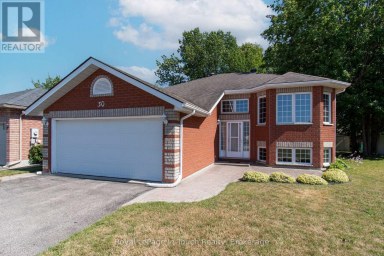 30 CHARLES STREET Penetanguishene Ontario photo 1