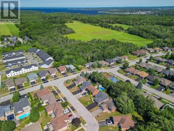 30 CHARLES STREET Penetanguishene Ontario photo 11