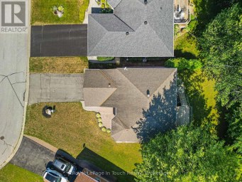 30 CHARLES STREET Penetanguishene Ontario photo 12