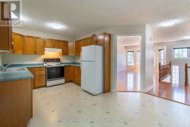 30 CHARLES STREET Penetanguishene Ontario photo 18