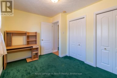 30 CHARLES STREET Penetanguishene Ontario photo 22