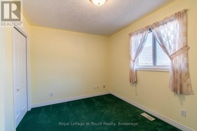 30 CHARLES STREET Penetanguishene Ontario photo 23