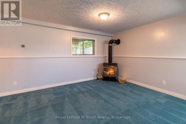 30 CHARLES STREET Penetanguishene Ontario photo 31